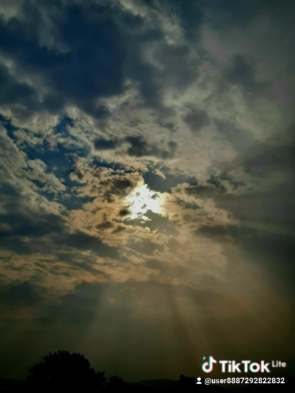Sunrays galore